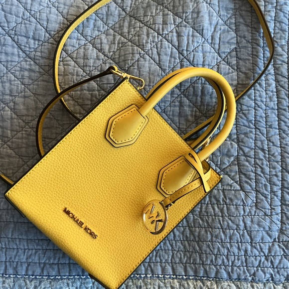 Michael Kors Vibrant Yellow Mini Bag NWOT - Picture 2 of 6